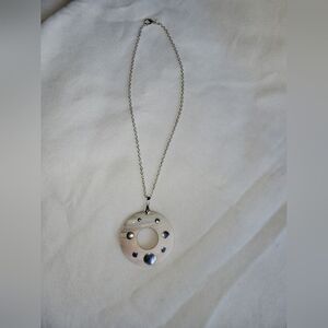 18K white gold plated chain with round 2 inch mother of pearl pendant